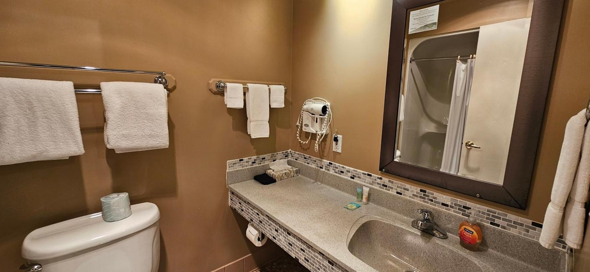 Chequamegon Lake Superior Lodge เบย์ฟิลด์ ภายนอก รูปภาพ