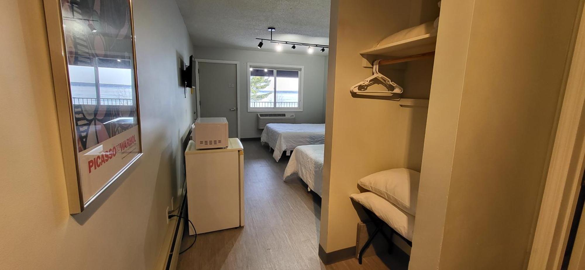 Chequamegon Lake Superior Lodge เบย์ฟิลด์ ภายนอก รูปภาพ