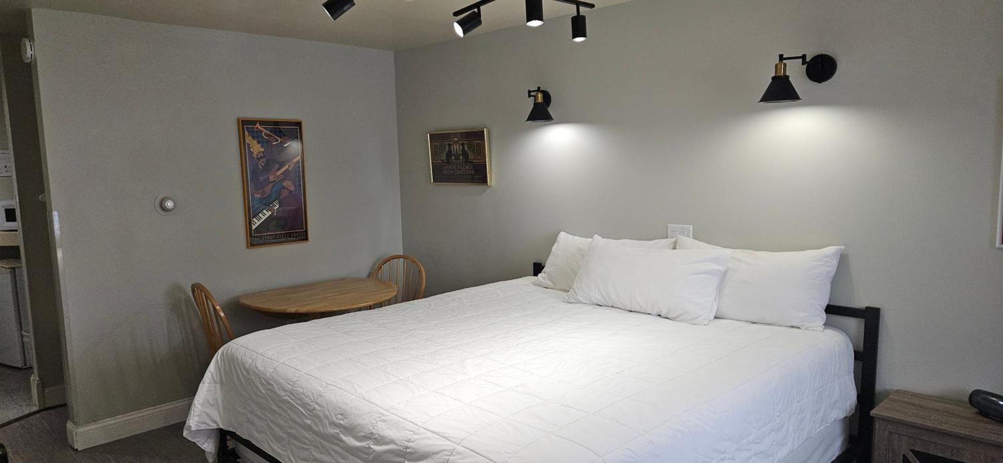 Chequamegon Lake Superior Lodge เบย์ฟิลด์ ภายนอก รูปภาพ